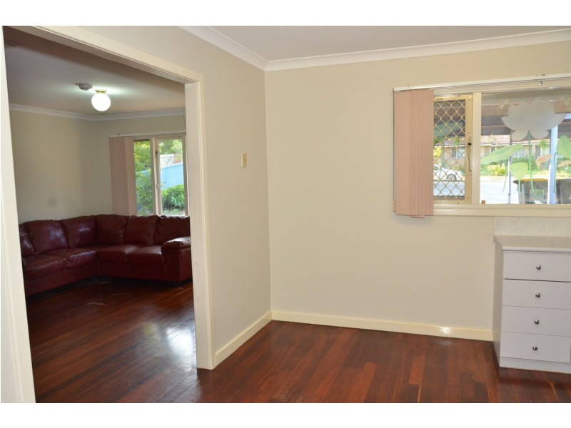 8D CASSERLEY Avenue, Girrawheen WA 6064