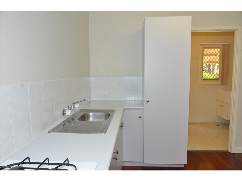 8D CASSERLEY Avenue, Girrawheen WA 6064