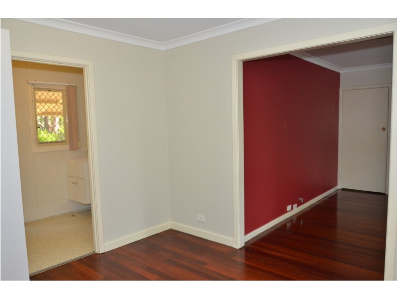 8D CASSERLEY Avenue, Girrawheen WA 6064