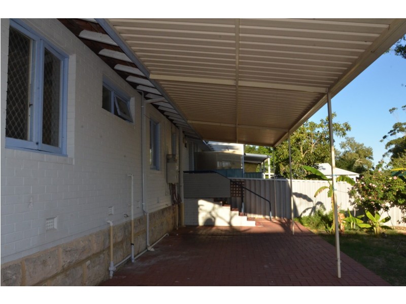 8D CASSERLEY Avenue, Girrawheen WA 6064