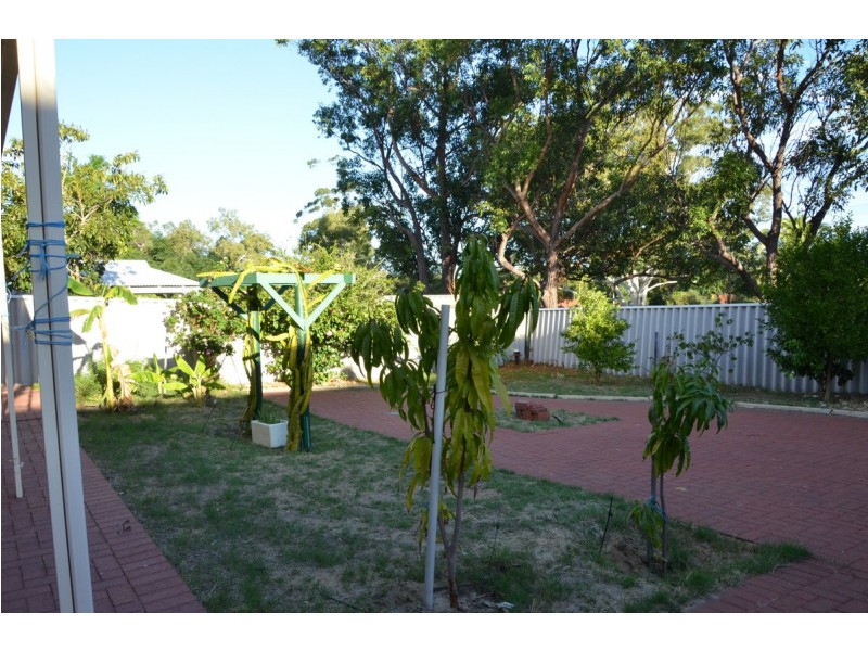 8D CASSERLEY Avenue, Girrawheen WA 6064