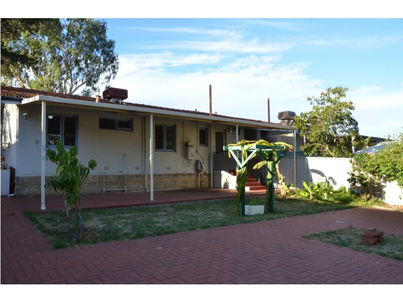 8D CASSERLEY Avenue, Girrawheen WA 6064