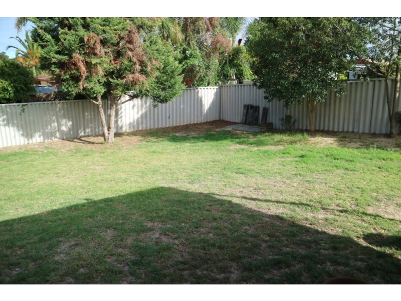 79 Hillcrest Road, Alexander Heights WA 6064