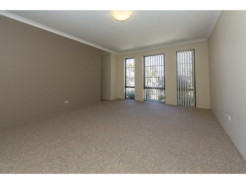 44 Alhambra Parkway, Landsdale WA 6065