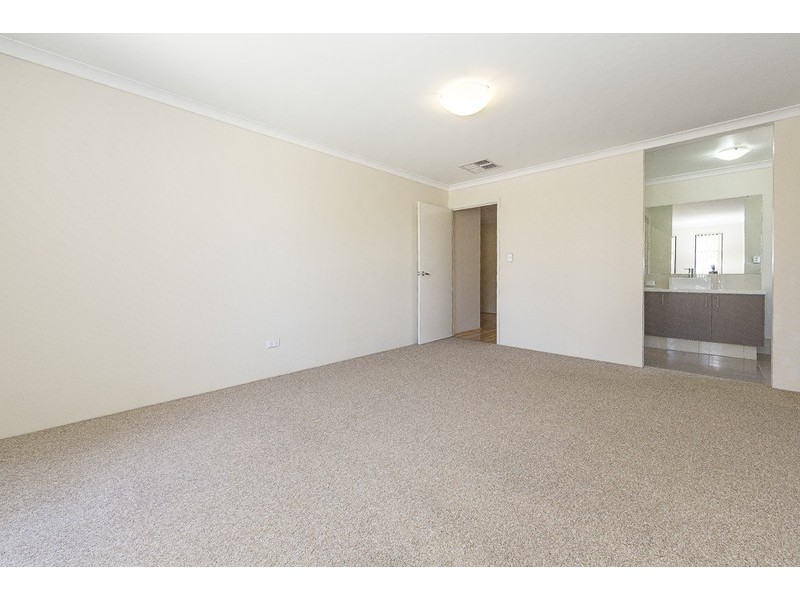 44 Alhambra Parkway, Landsdale WA 6065