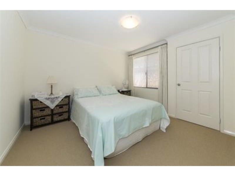 15 Sutton Way, Darch WA 6065