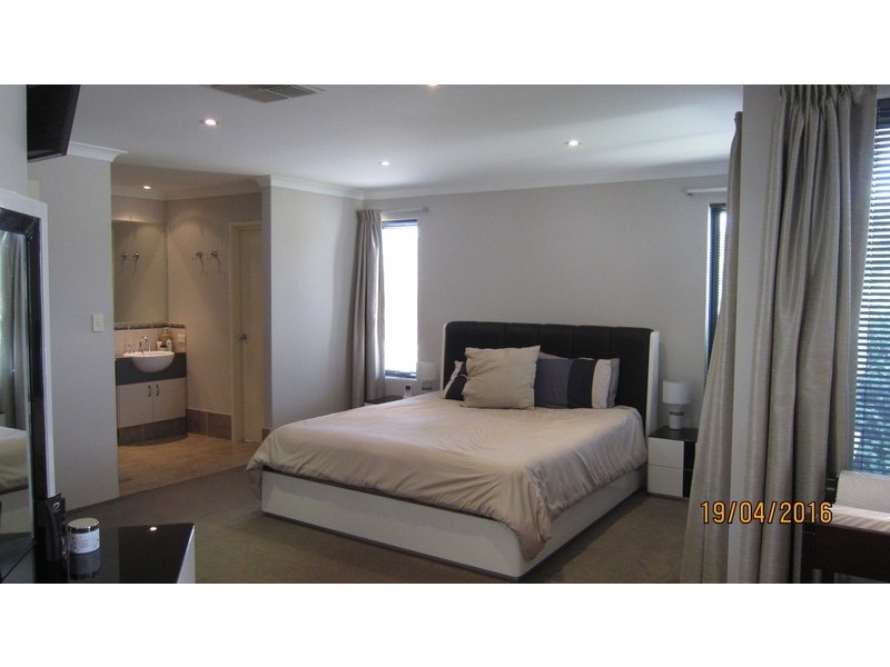 1 Lavender Chase, Darch WA 6065