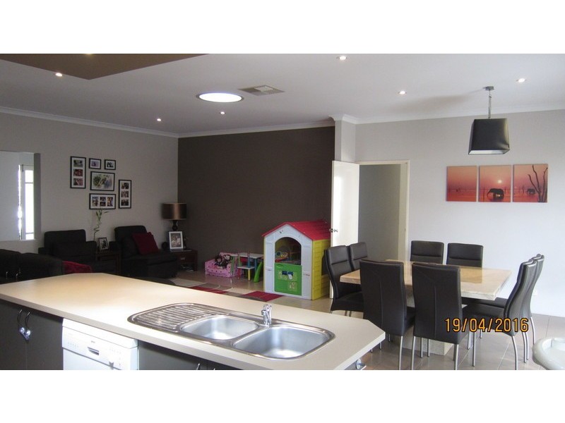 1 Lavender Chase, Darch WA 6065