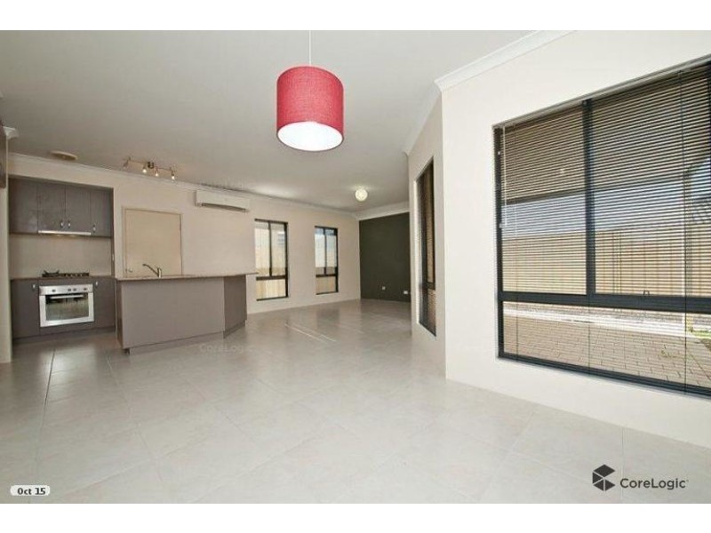 11 Speranza Parkway, Sinagra WA 6065