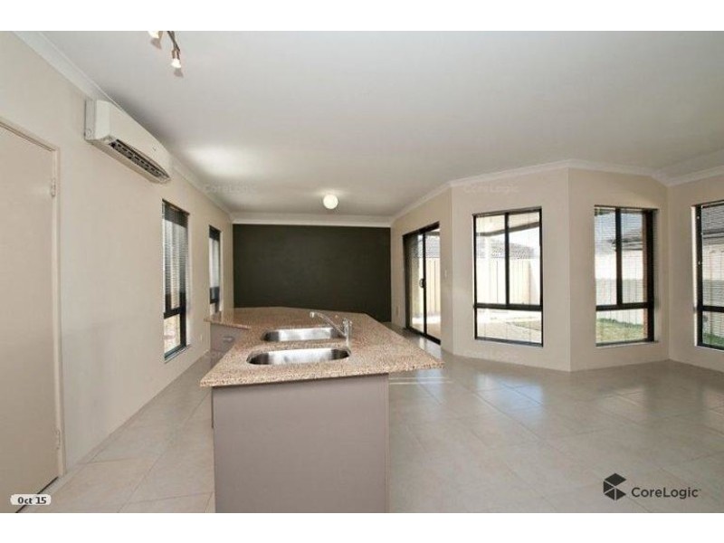 11 Speranza Parkway, Sinagra WA 6065