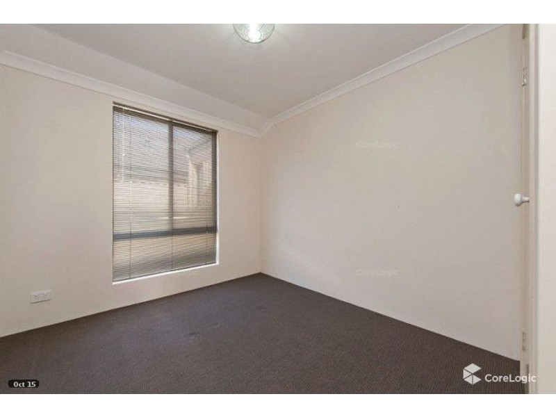 11 Speranza Parkway, Sinagra WA 6065