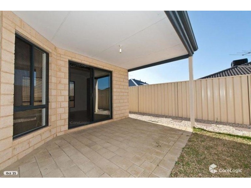 11 Speranza Parkway, Sinagra WA 6065