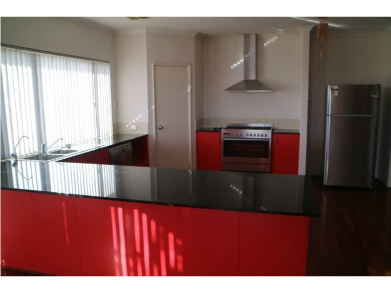 43 Tissington Drive, Darch WA 6065