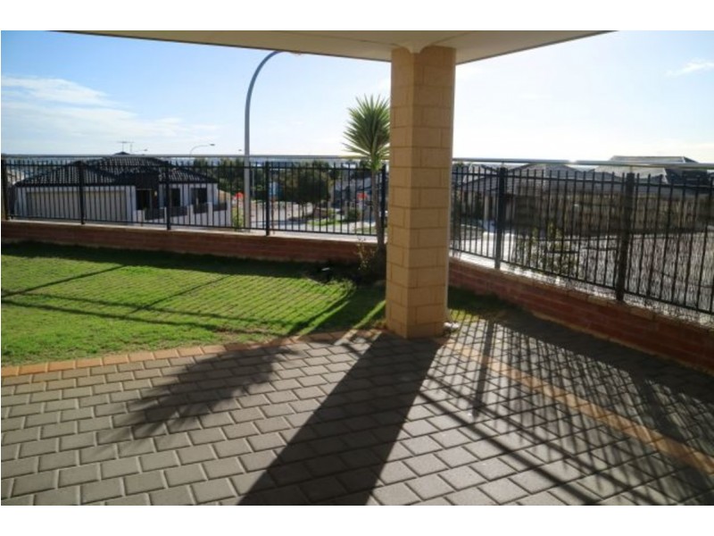 43 Tissington Drive, Darch WA 6065