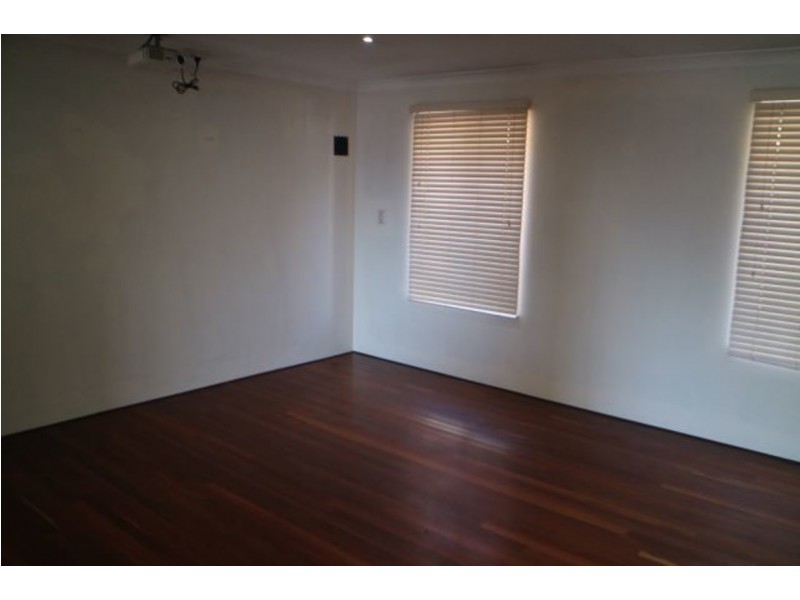 43 Tissington Drive, Darch WA 6065