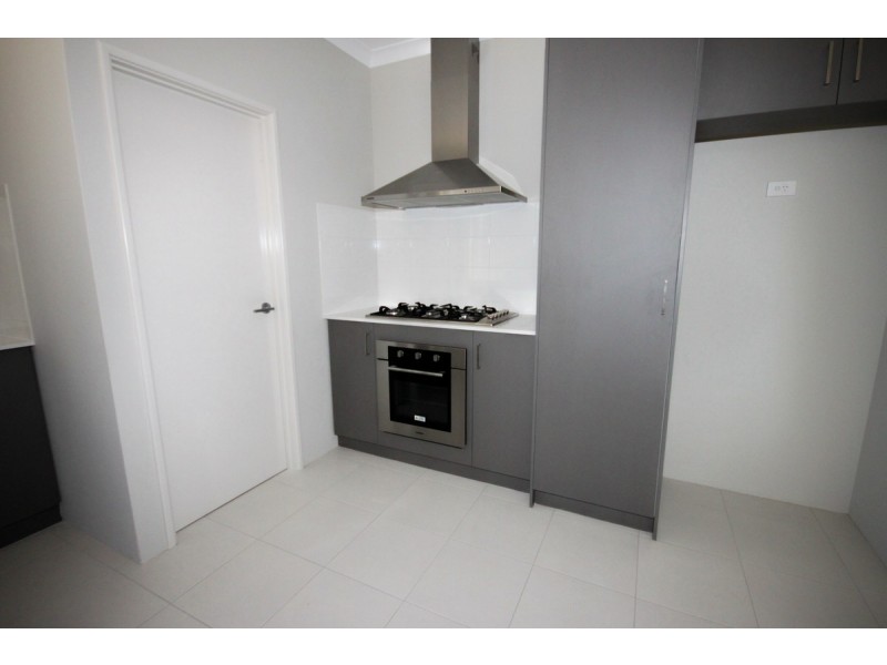 5A Esmerelda Pass, Darch WA 6065