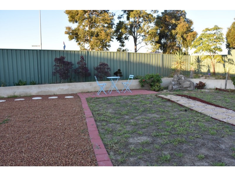 9 Mistletoe Drive, Banksia Grove WA 6031