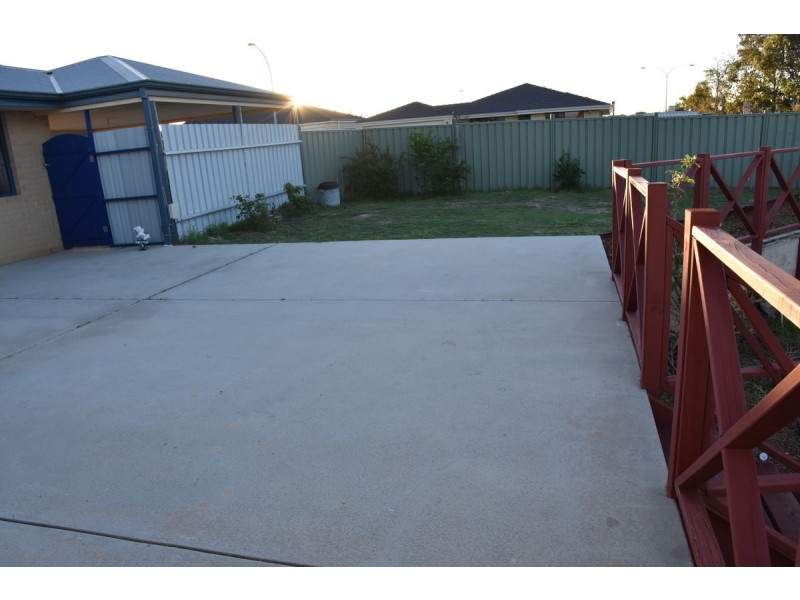 9 Mistletoe Drive, Banksia Grove WA 6031