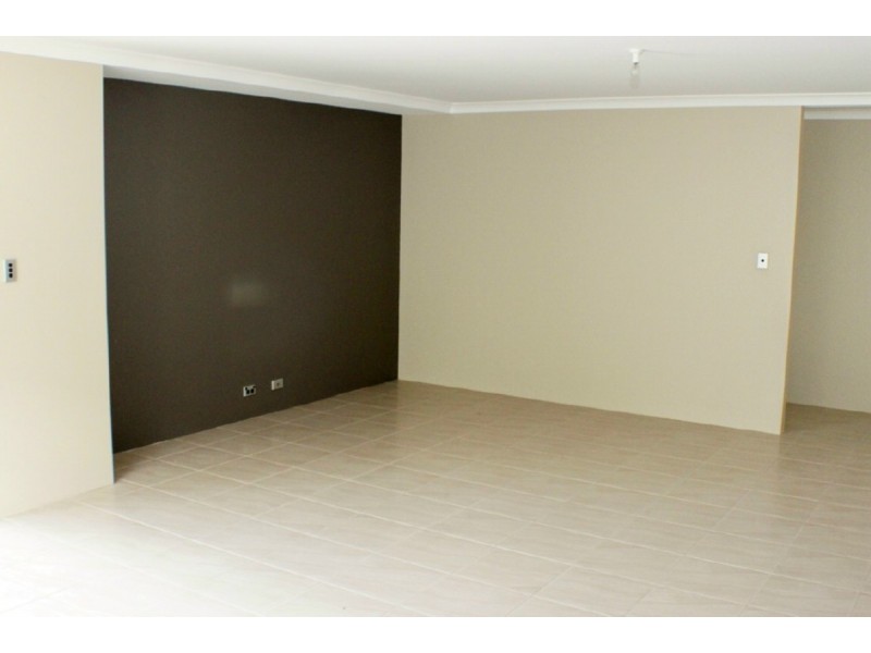 32 babylon Bend, Landsdale WA 6065