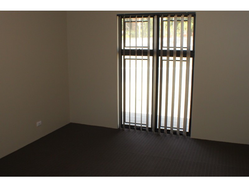 32 babylon Bend, Landsdale WA 6065