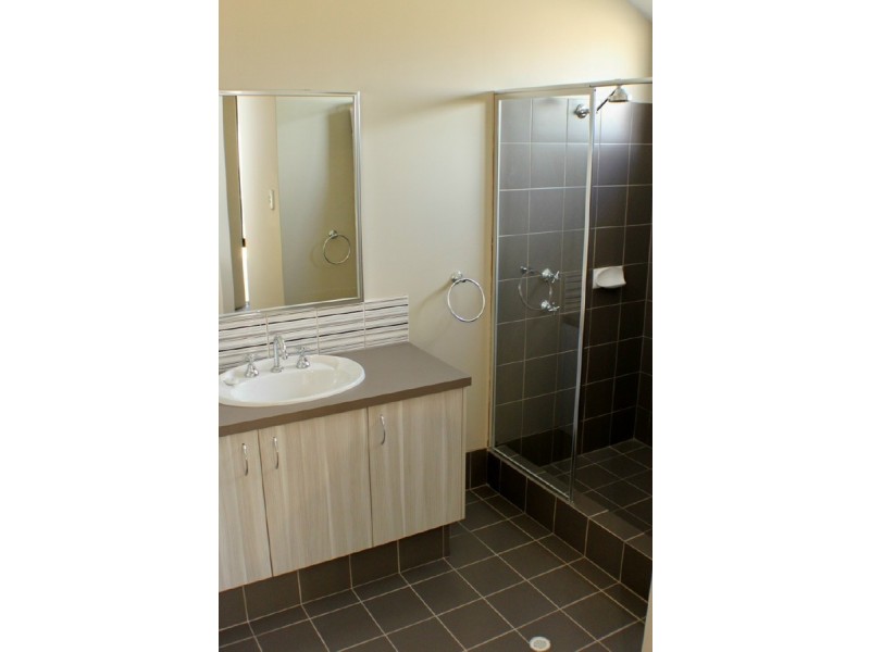 32 babylon Bend, Landsdale WA 6065