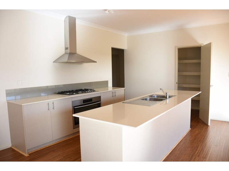 15 Hvar Street, Madeley WA 6065