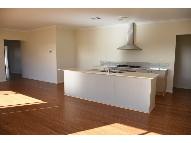 15 Hvar Street, Madeley WA 6065