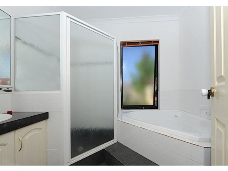 332 Kingsway, Landsdale WA 6065