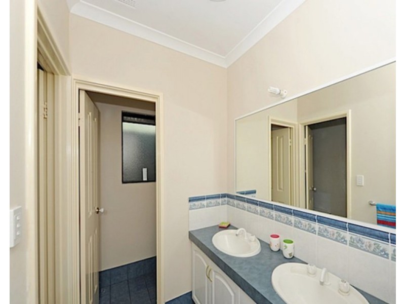 332 Kingsway, Landsdale WA 6065