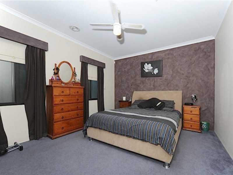 332 Kingsway, Landsdale WA 6065