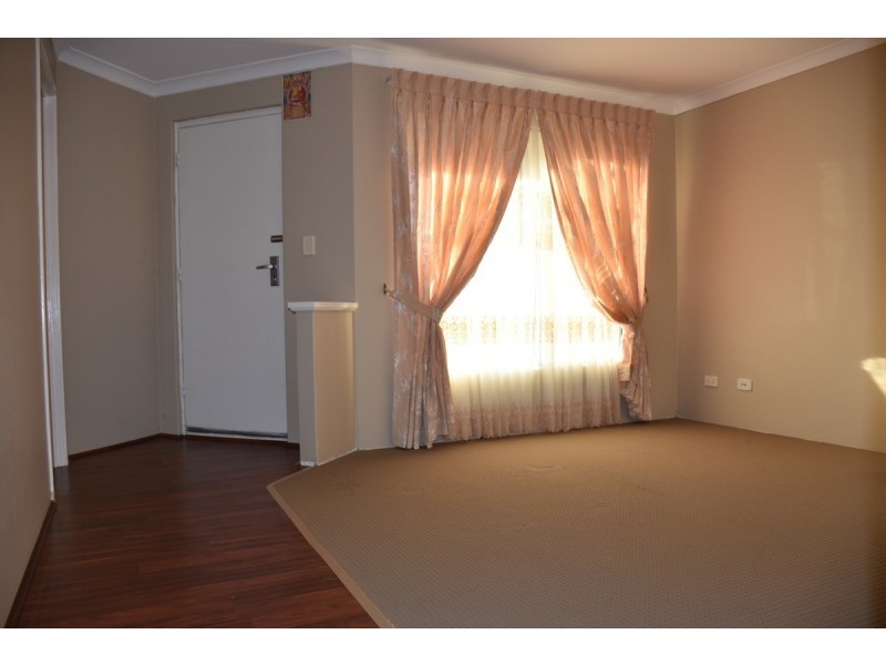 9 Mistletoe Drive, Banksia Grove WA 6031