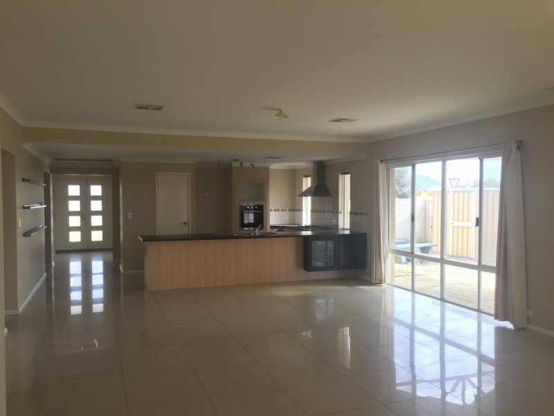 40 Ashdale Road, Darch WA 6065