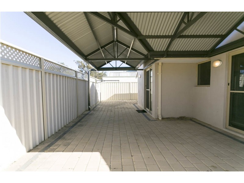 52 James Gilmour Way, Darch WA 6065