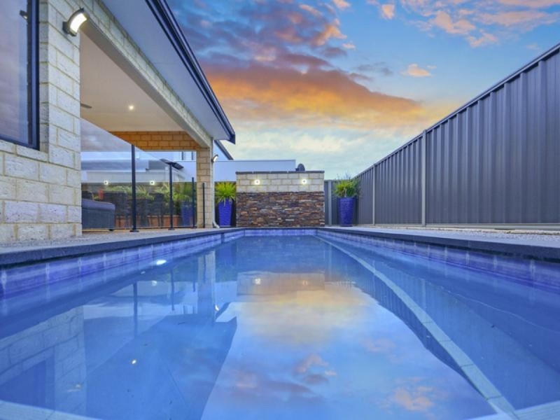 8 Donath View, Landsdale WA 6065