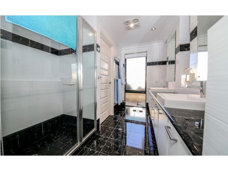 8 Donath View, Landsdale WA 6065