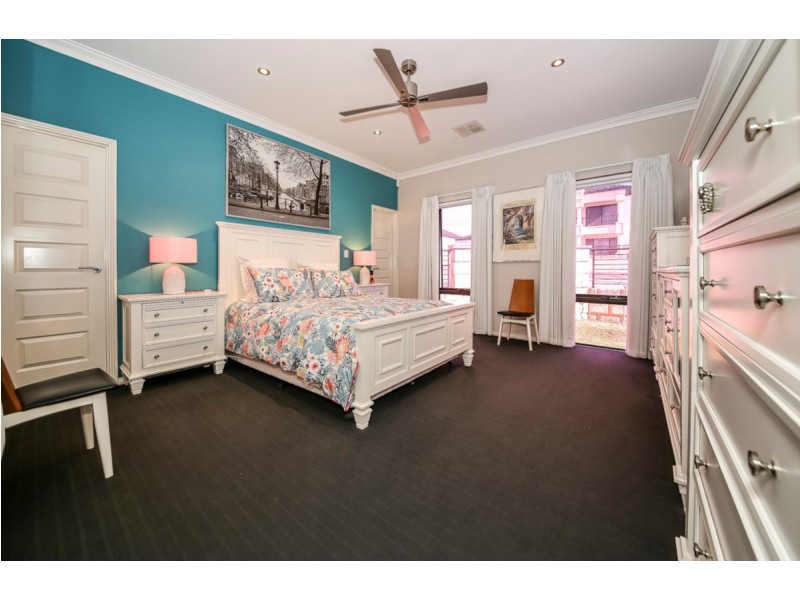 8 Donath View, Landsdale WA 6065