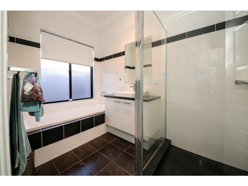 8 Donath View, Landsdale WA 6065