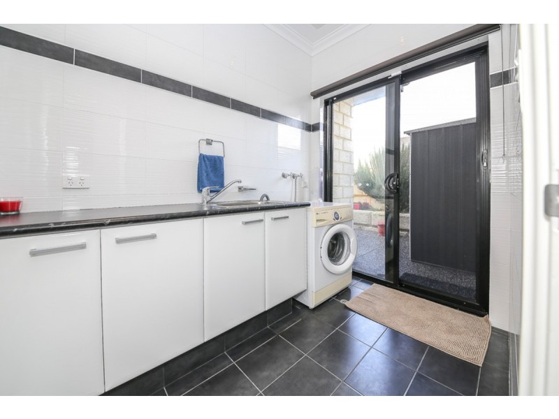 8 Donath View, Landsdale WA 6065