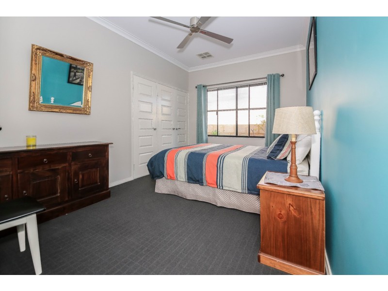 8 Donath View, Landsdale WA 6065