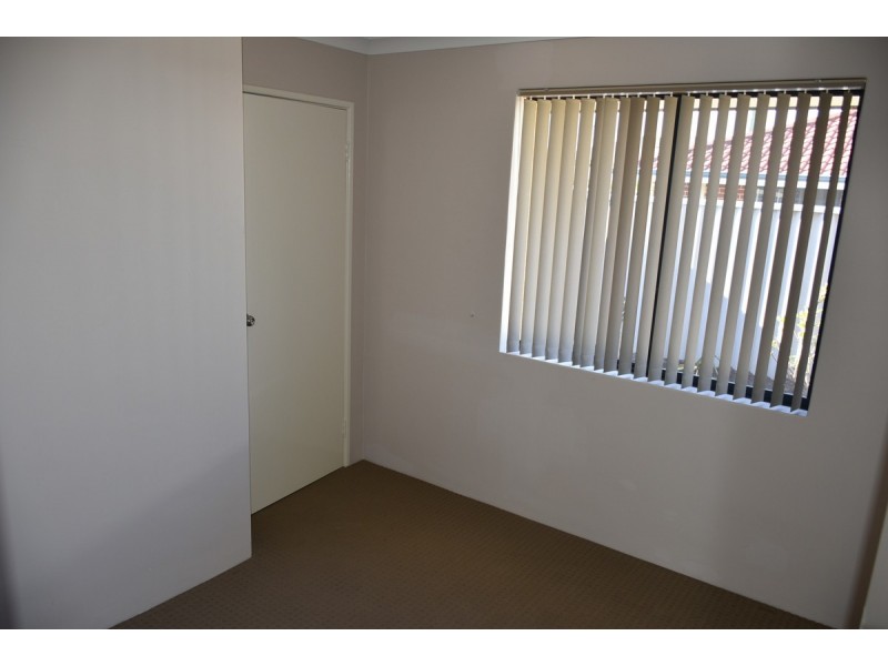 84 Hellfire Drive, Darch WA 6065