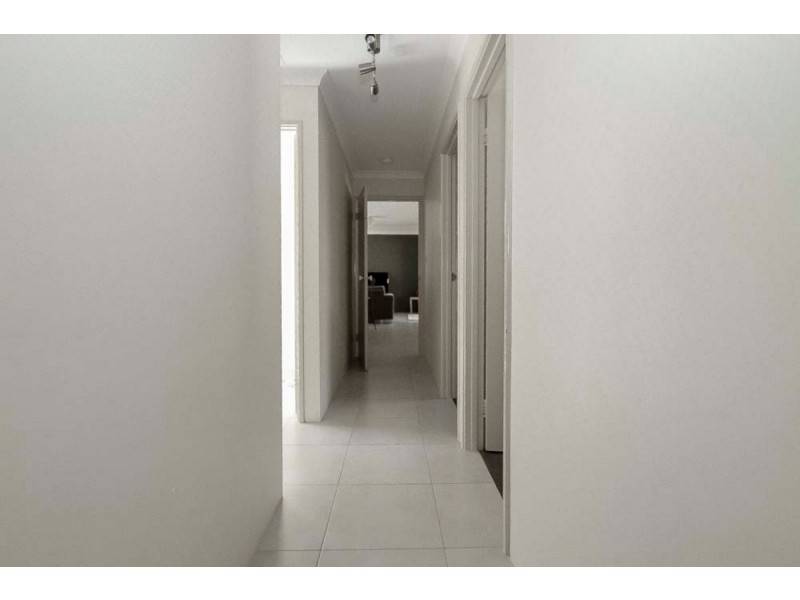 11 Speranza Parkway, Sinagra WA 6065