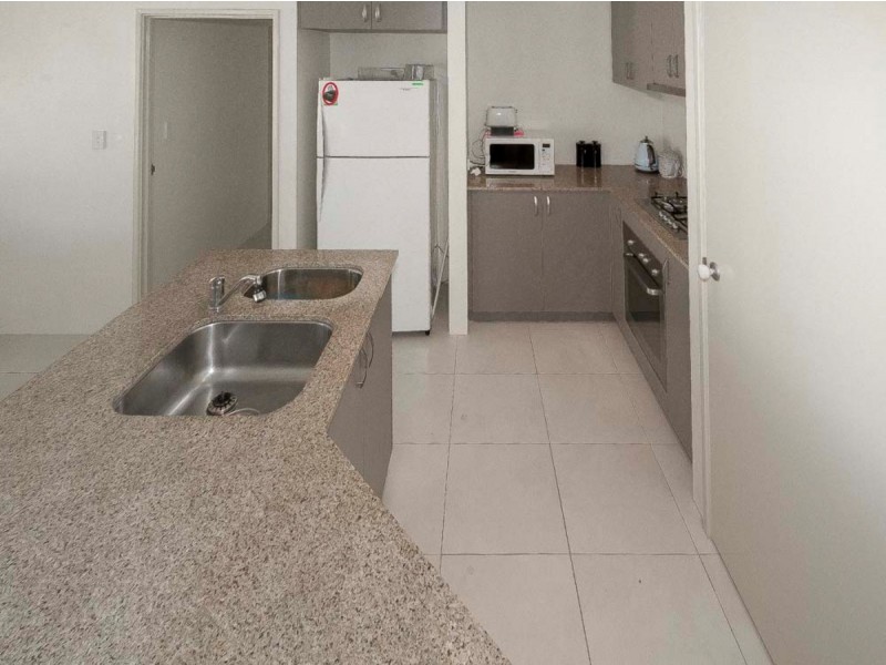 11 Speranza Parkway, Sinagra WA 6065