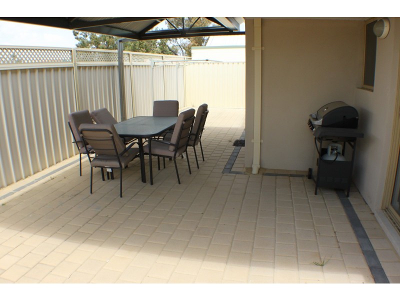 52 James Gilmour Way, Darch WA 6065