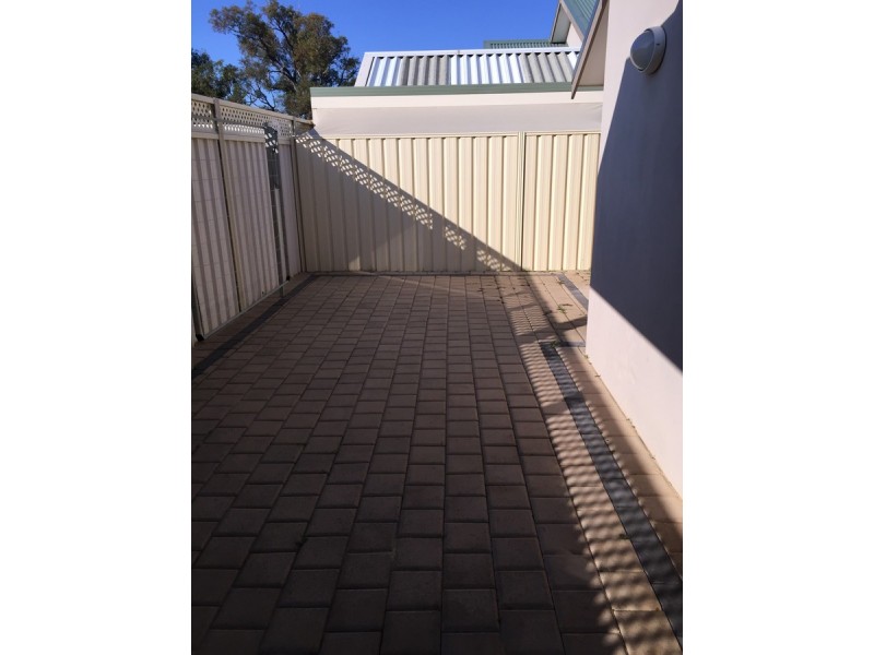 52 James Gilmour Way, Darch WA 6065