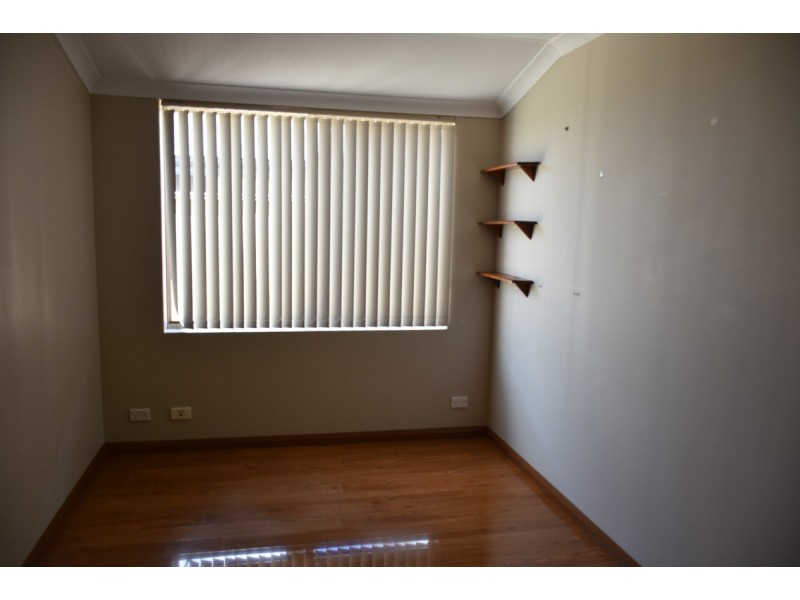 28 Tullow Gardens, Darch WA 6065