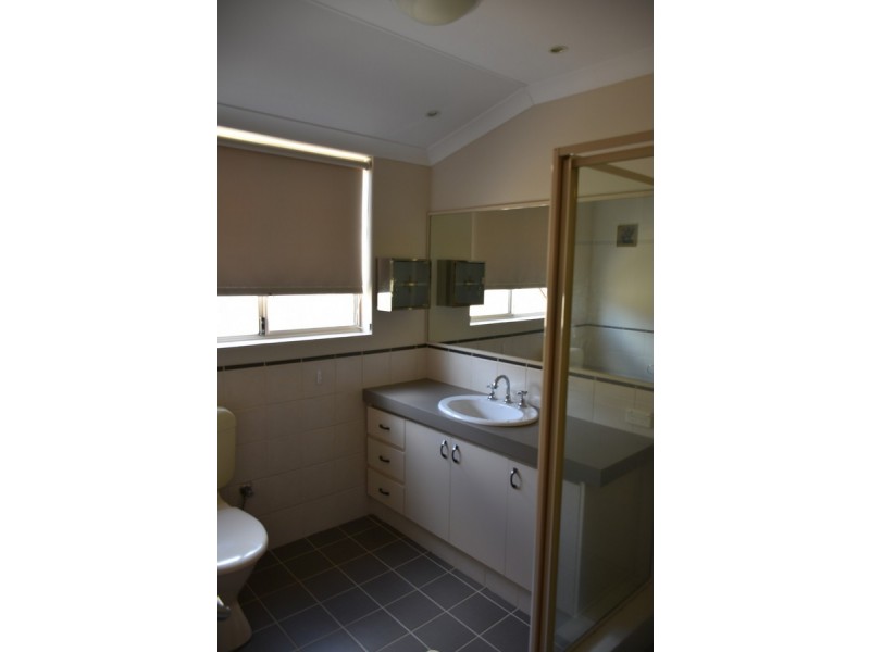 28 Tullow Gardens, Darch WA 6065