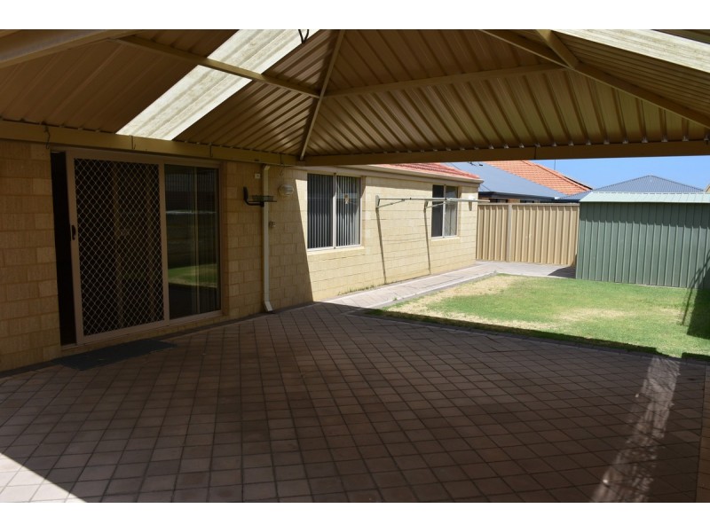 28 Tullow Gardens, Darch WA 6065