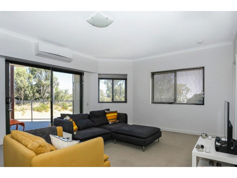 13/1 Walsh Loop, Joondalup WA 6027