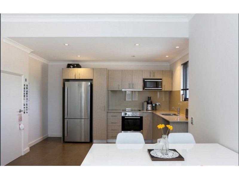 13/1 Walsh Loop, Joondalup WA 6027