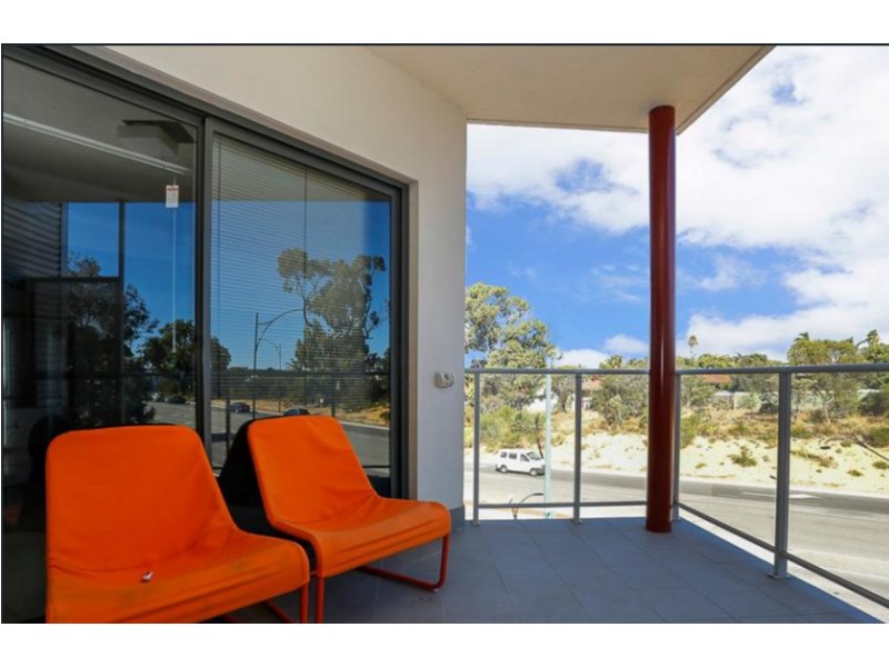 13/1 Walsh Loop, Joondalup WA 6027
